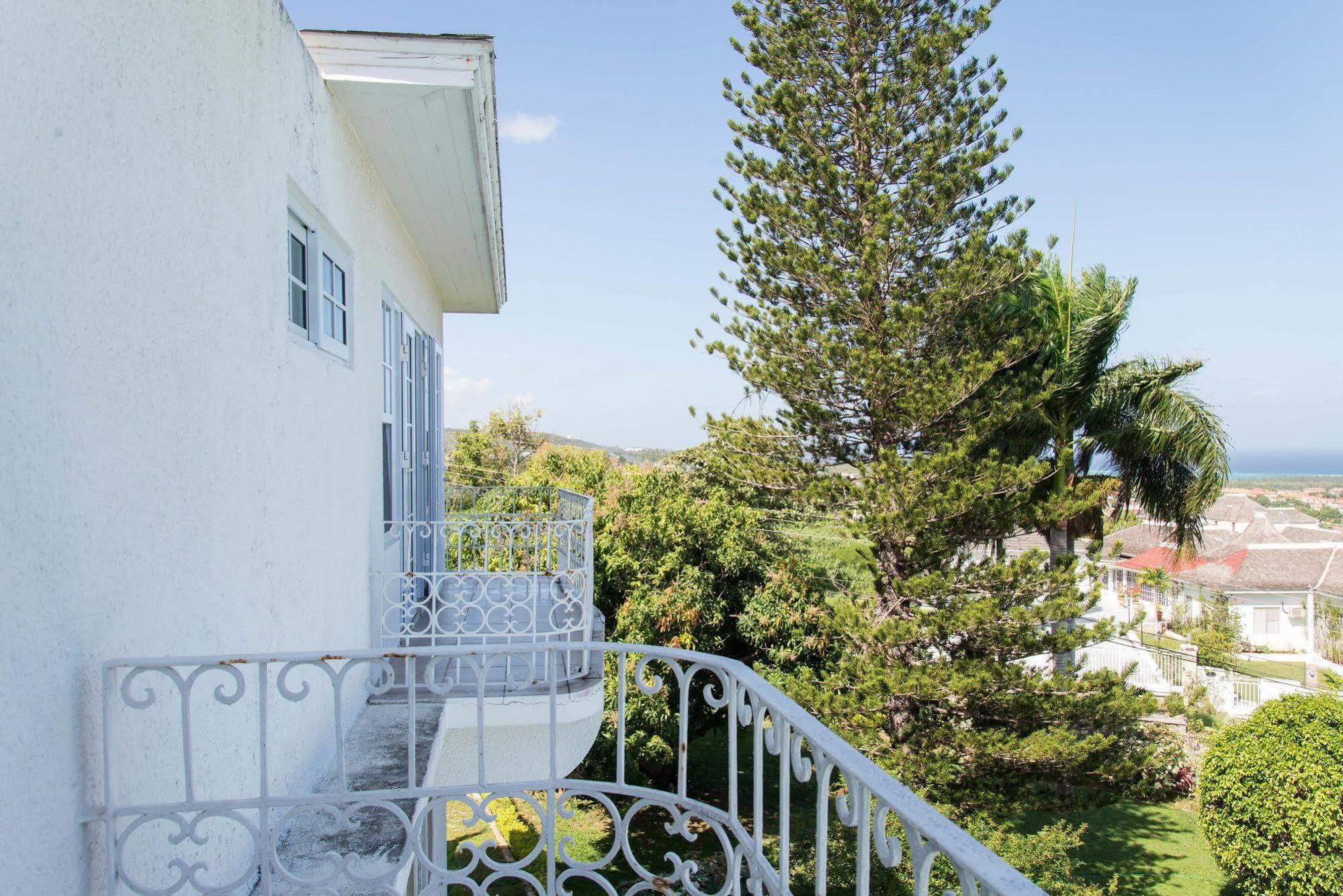 Hatfield South Villa Монтего Бей Екстериор снимка